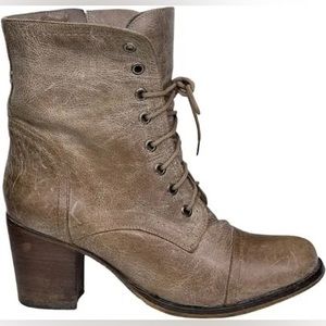 Steve Madden leather heeled combat boots size 9 craanie boots lace up taupe gray